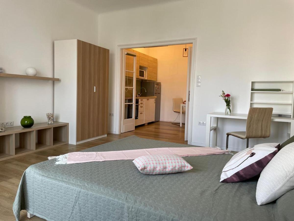Neighbor Of Gellert Spa By Nw — Photos 2